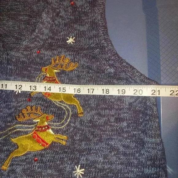 Tiara International Christmas Sweater Vest Santa Flying Reindeer Size XL - Picture 8 of 8